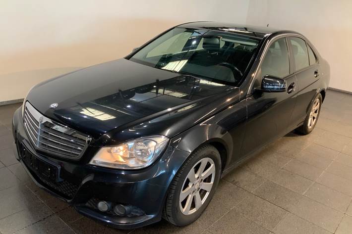 Sort Mercedes C180 fra 2011