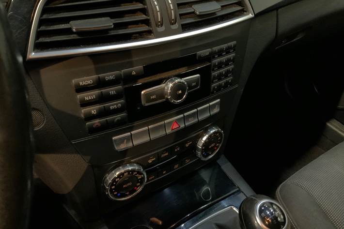 Sort Mercedes C180 fra 2011