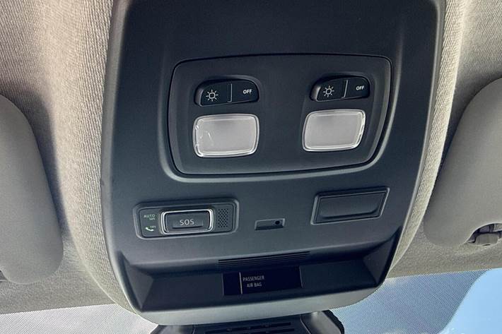 Hvid Renault Trafic fra 2025
