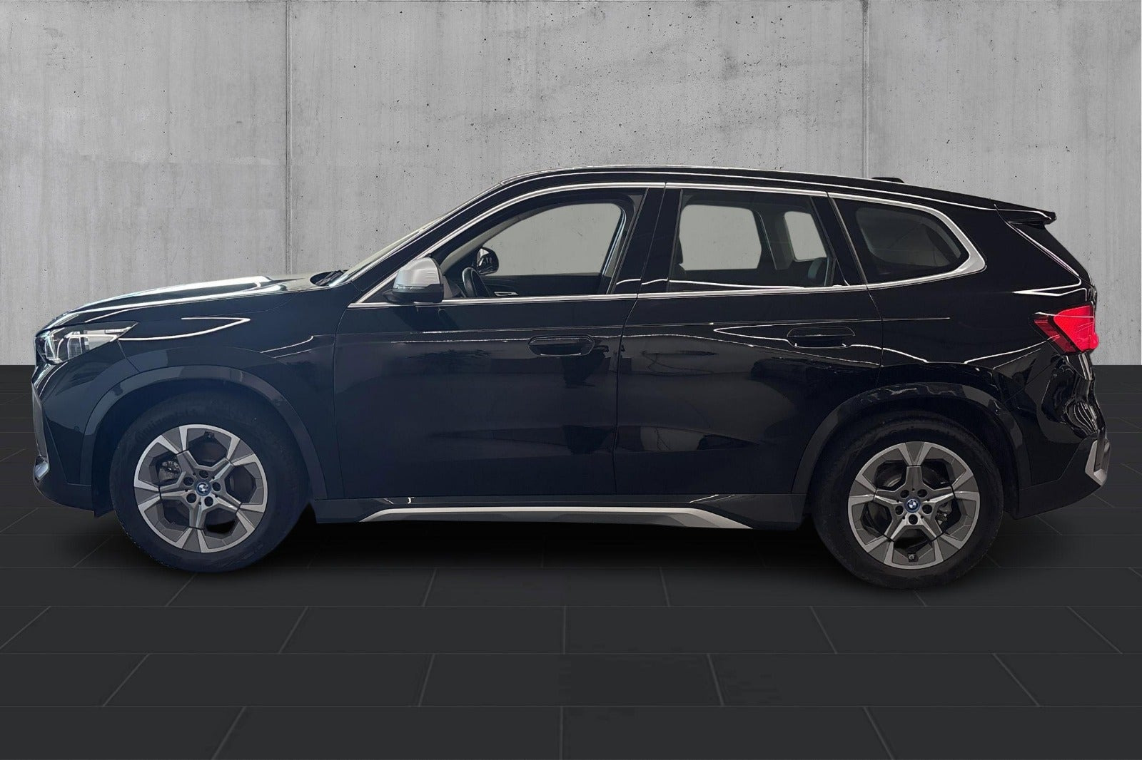 Sort BMW iX1 fra 2023