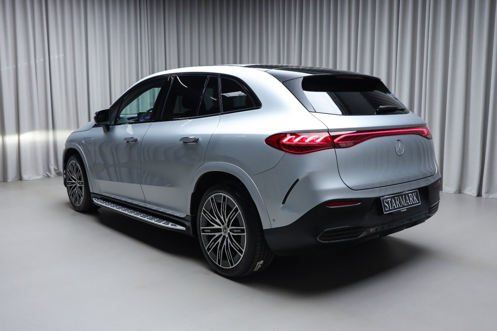 Sølv Mercedes EQE350 SUV fra 2025