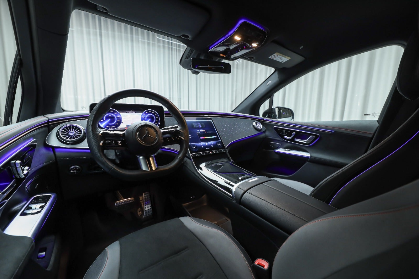 Sølv Mercedes EQE350 SUV fra 2025