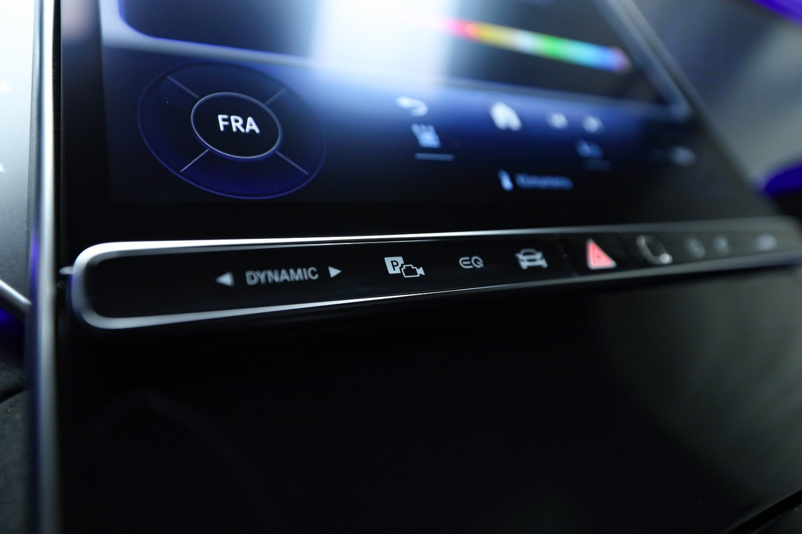 Sølv Mercedes EQE350 SUV fra 2025
