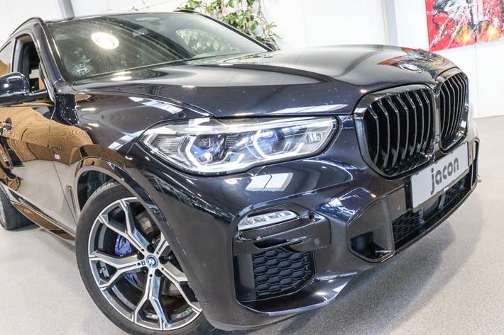 Sort BMW X5 fra 2022