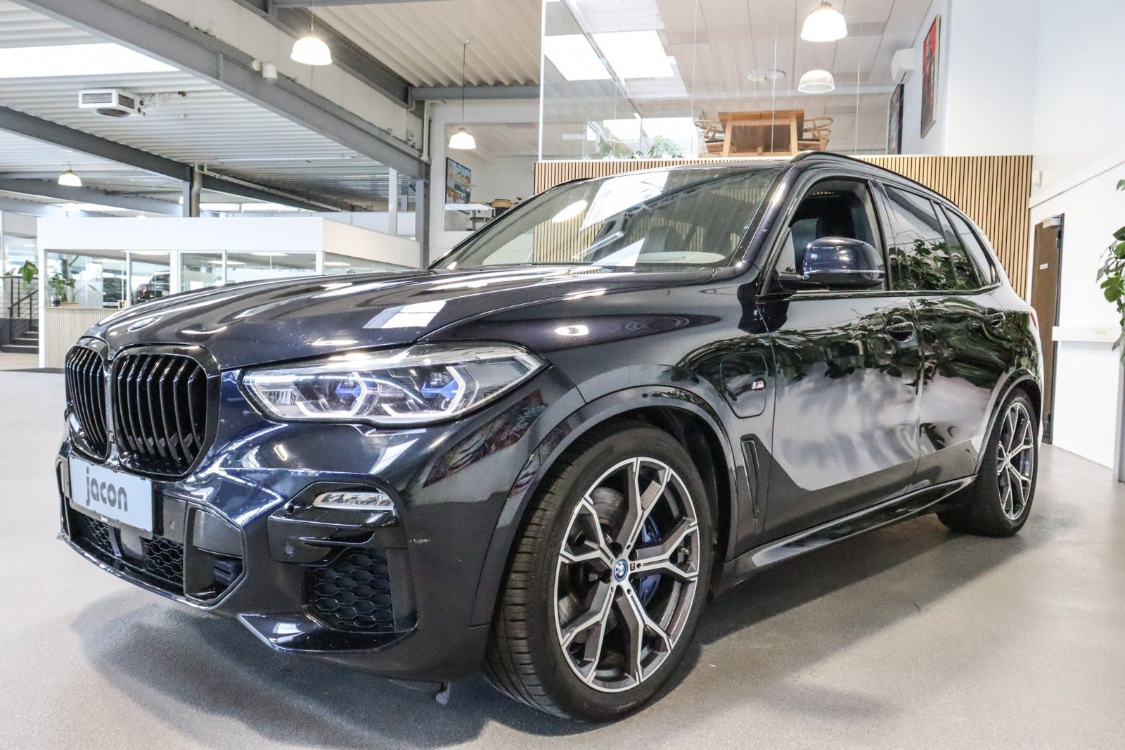 Sort BMW X5 fra 2022