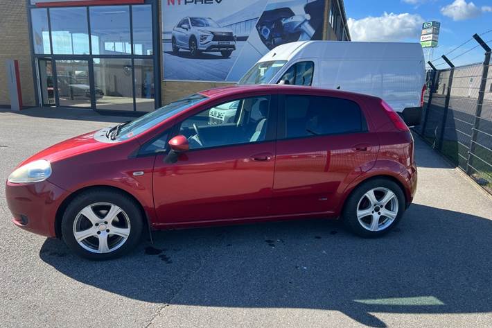 Grå Fiat Punto fra 2007