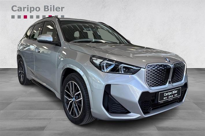 Grå BMW iX1 fra 2025