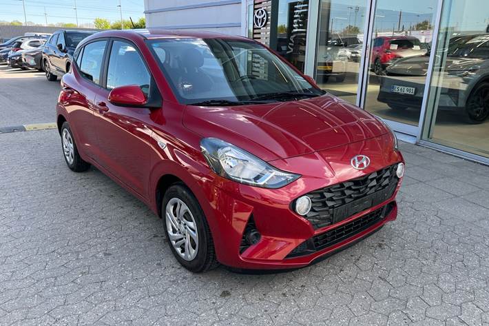 Rød Hyundai i10 fra 2020