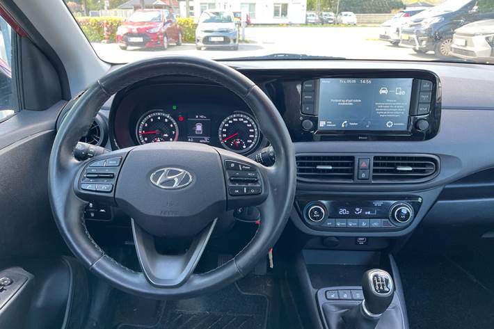 Rød Hyundai i10 fra 2020