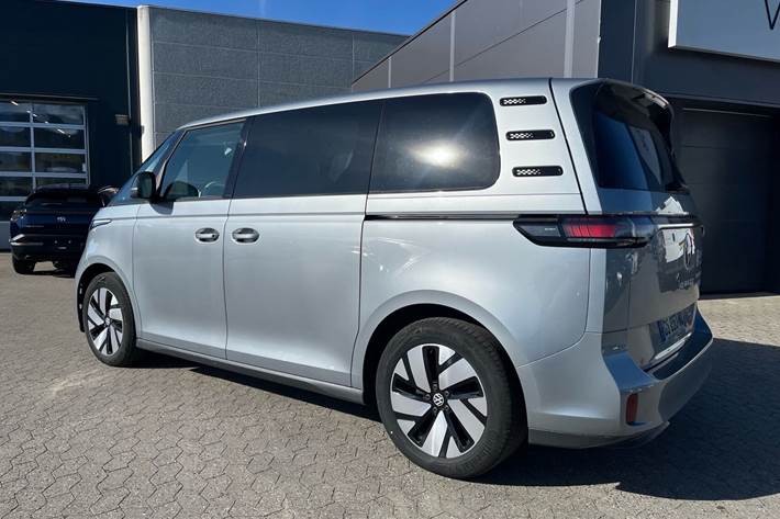 Grå VW ID.Buzz fra 2023