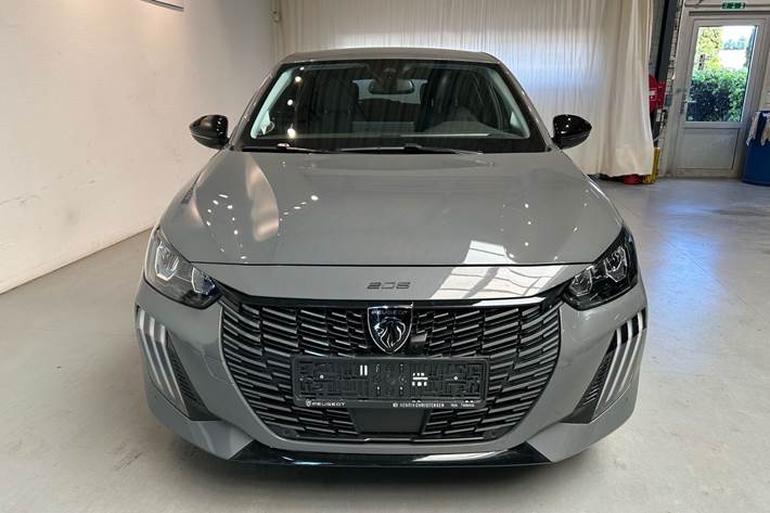 Grå Peugeot 208 fra 2024