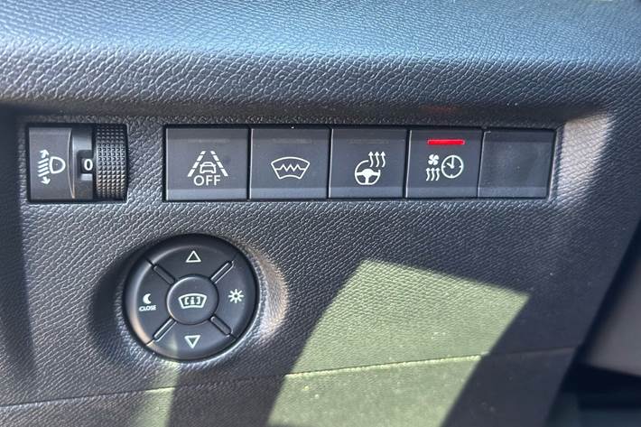Sølv Citroën ë-C4 fra 2021
