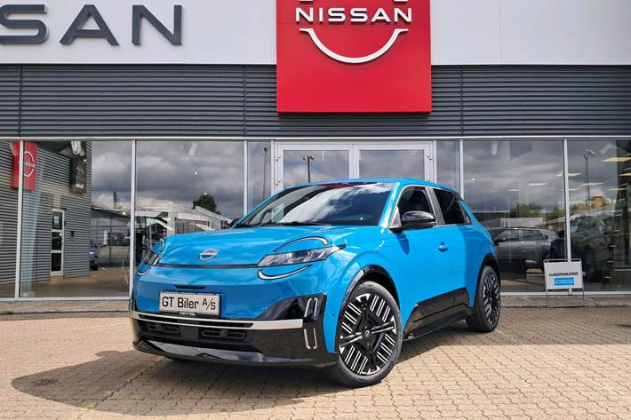 Blå Nissan Micra fra 2025