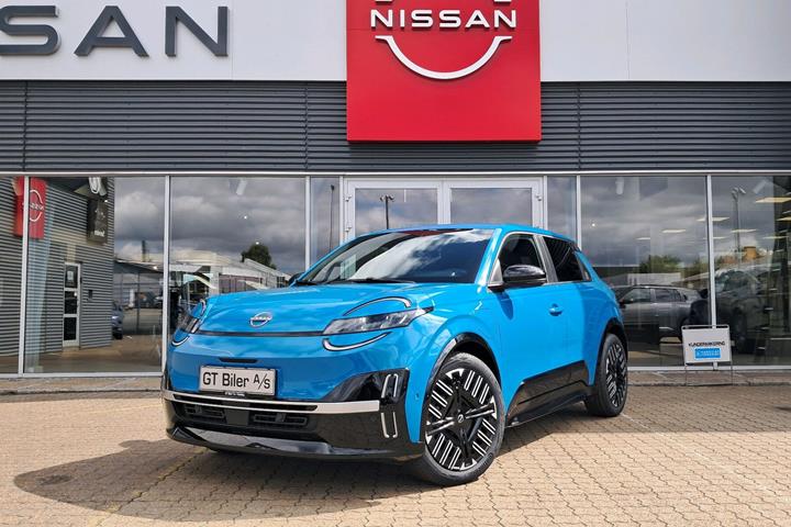 Blå Nissan Micra fra 2025 set udefra