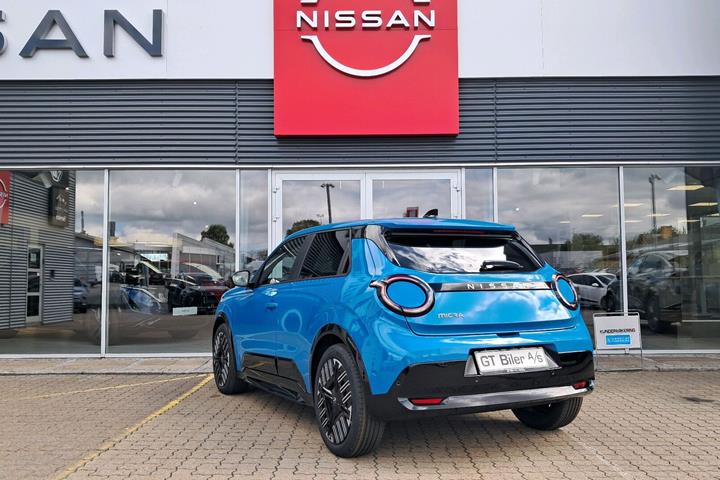 Blå Nissan Micra fra 2025