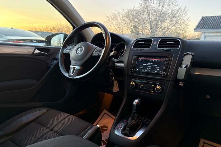Grøn VW Golf VI fra 2012