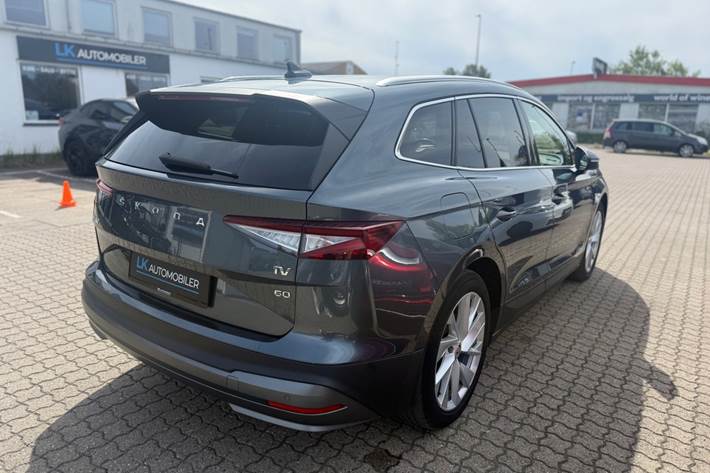 Grå Skoda Enyaq fra 2021