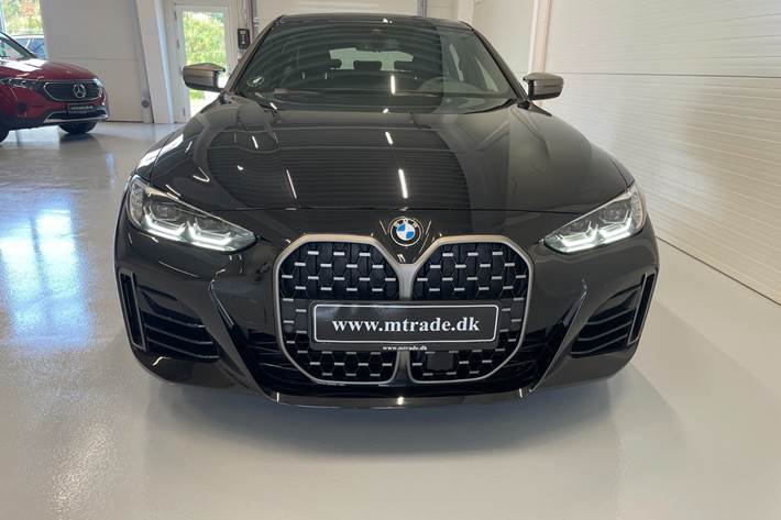 Sort BMW M440i fra 2023