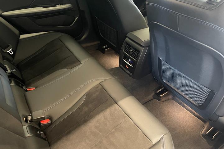 Sort BMW M440i fra 2023