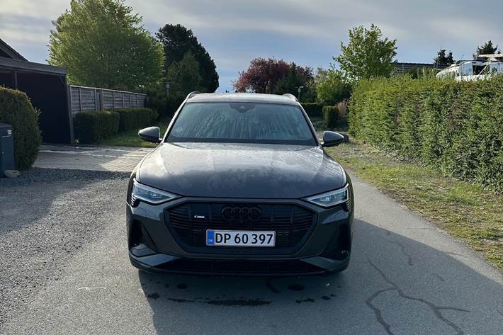 Sort Audi e-tron fra 2023