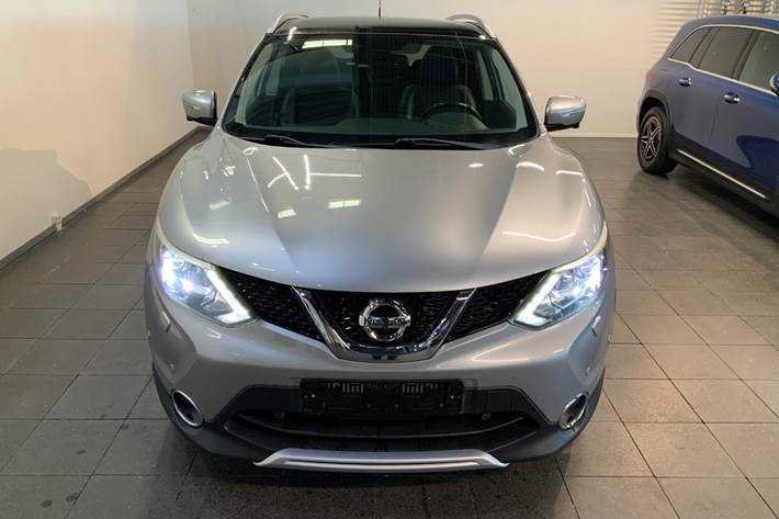 Sølv Nissan Qashqai fra 2014