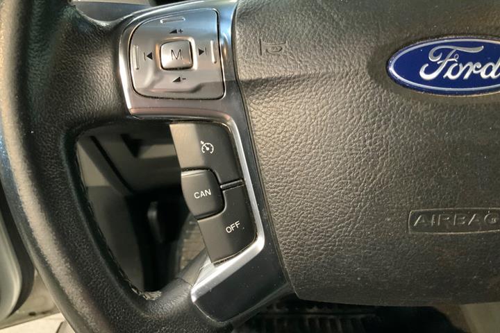 Sølv Ford Mondeo fra 2010