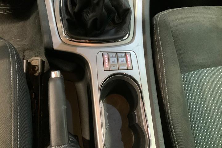 Sølv Ford Mondeo fra 2010