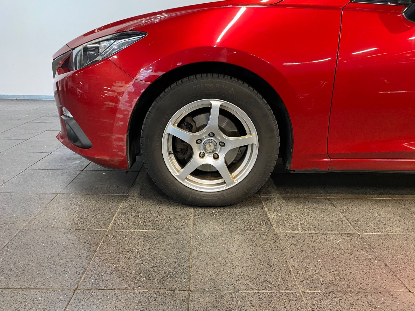 Rød Mazda 3 fra 2015