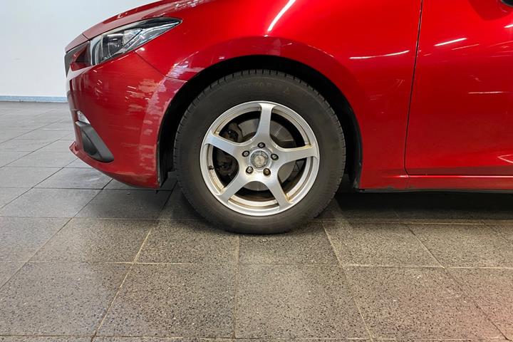 Rød Mazda 3 fra 2015
