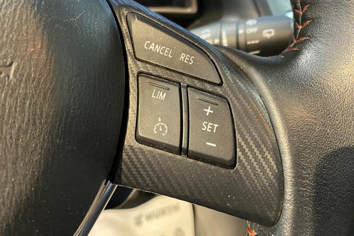 Rød Mazda 3 fra 2015