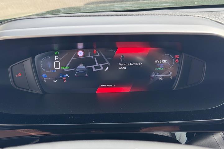 Grøn Peugeot 308 fra 2022