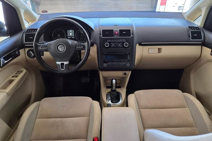 Sort VW Touran fra 2012
