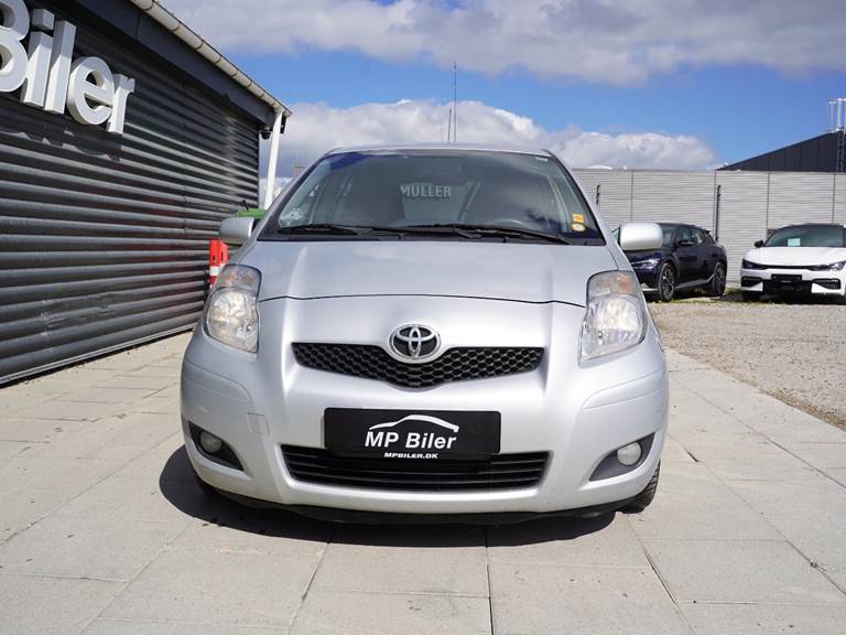 Toyota Yaris 1,4 D-4D T2 Van