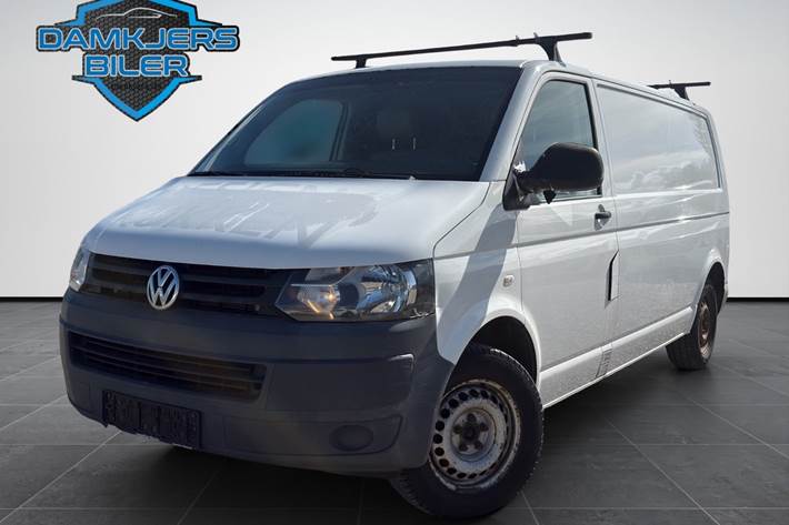 Hvid VW Transporter fra 2011 set udefra