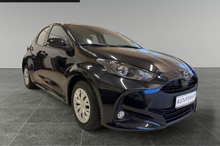 Sort Toyota Yaris fra 2023