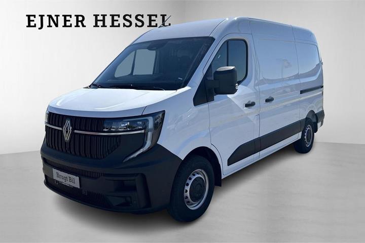Hvid Renault Master V T33 fra 2025 set udefra