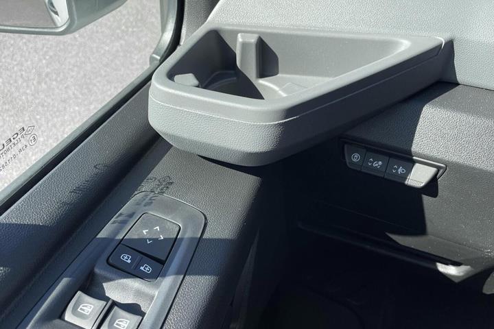 Hvid Renault Master V T33 fra 2025