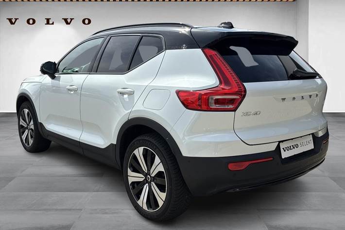 Hvid Volvo XC40 fra 2023