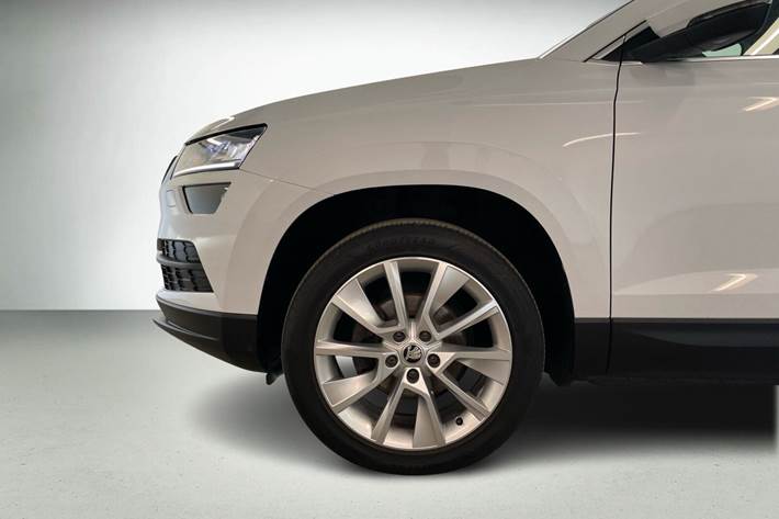 Hvid Skoda Karoq fra 2019