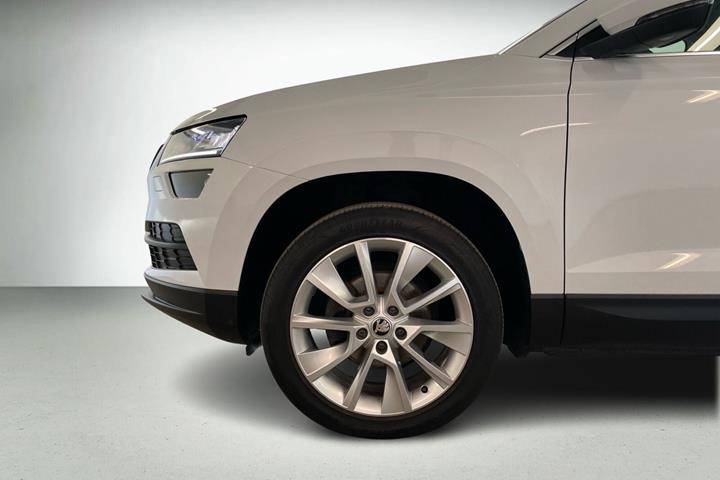 Hvid Skoda Karoq fra 2019