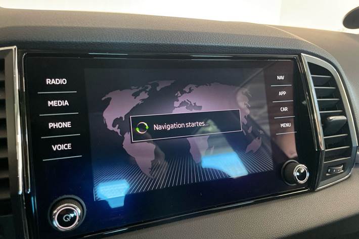 Hvid Skoda Karoq fra 2019