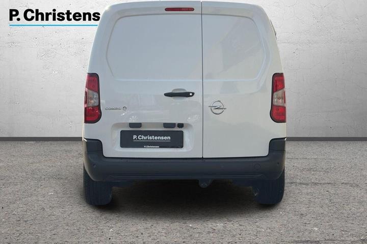 Hvid Opel Combo-e fra 2023