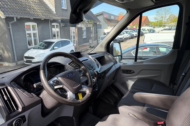 Sort Ford Transit 350 L2 Van fra 2017