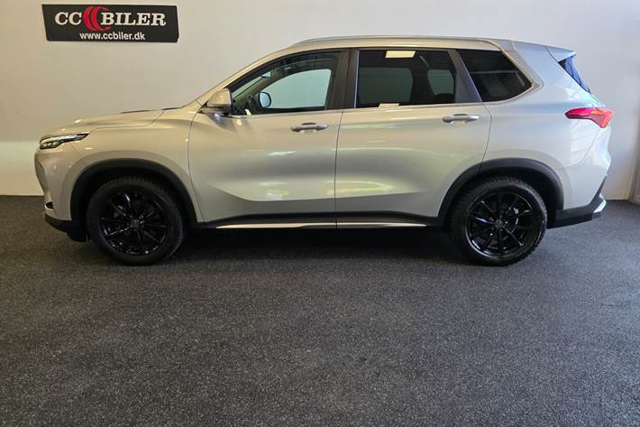 Sort Maxus Euniq6 fra 2022