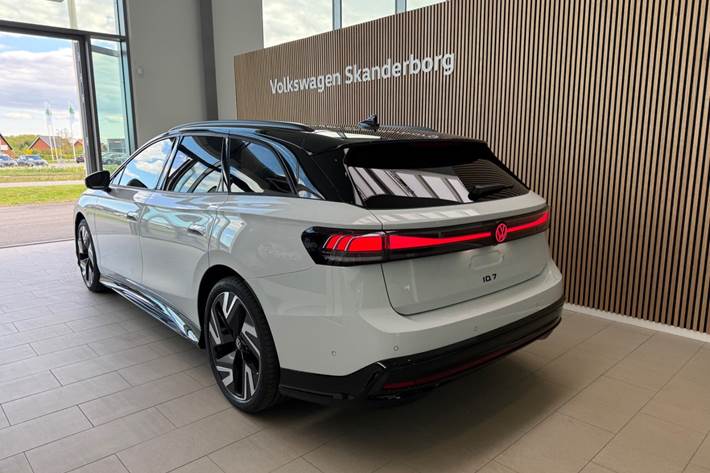 Hvid VW ID.7 fra 2026