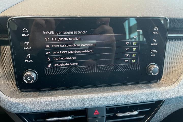 Grå Skoda Scala fra 2024