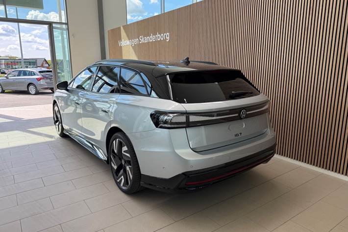 Sølv VW ID.7 fra 2026
