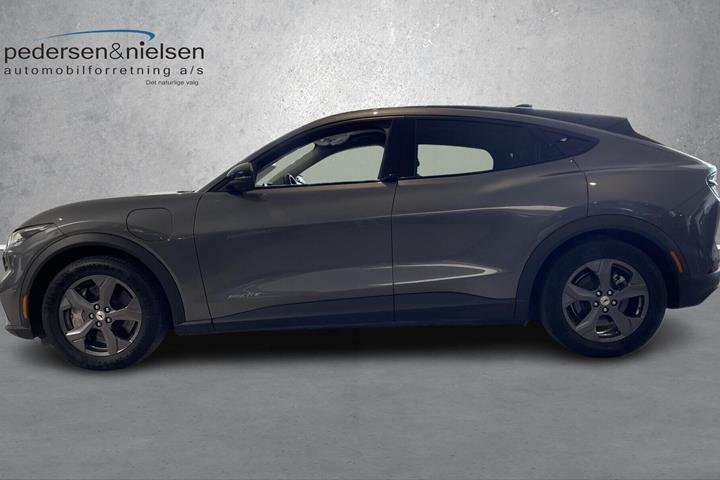 Grå Ford Mustang Mach-E fra 2023