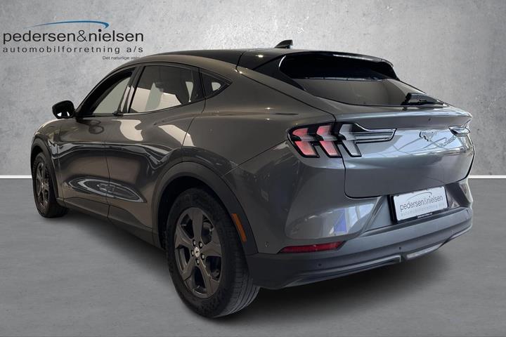 Grå Ford Mustang Mach-E fra 2023