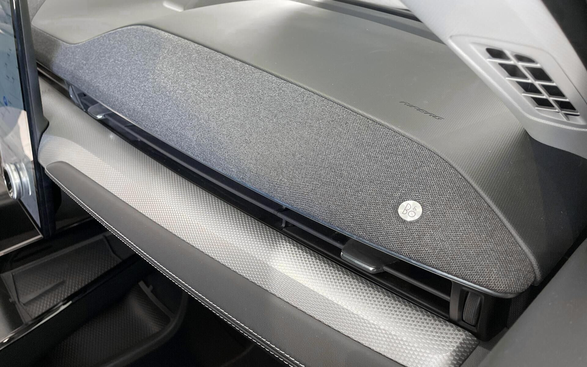 Grå Ford Mustang Mach-E fra 2023